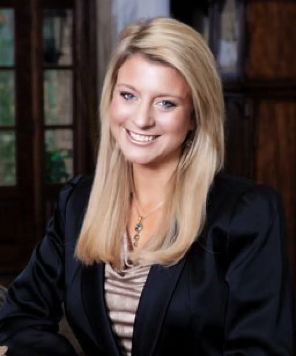 Danielle N. Maggs headshot